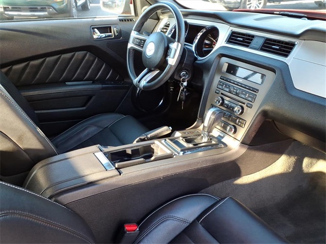 2014 Ford Mustang V6 Premium Image 17 of 30