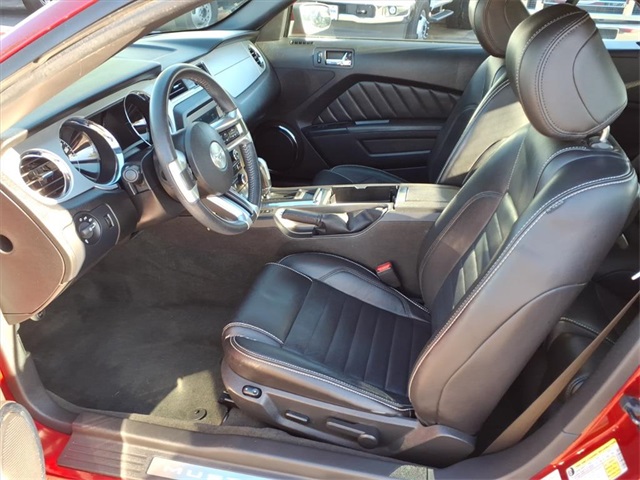 2014 Ford Mustang V6 Premium Image 14 of 30