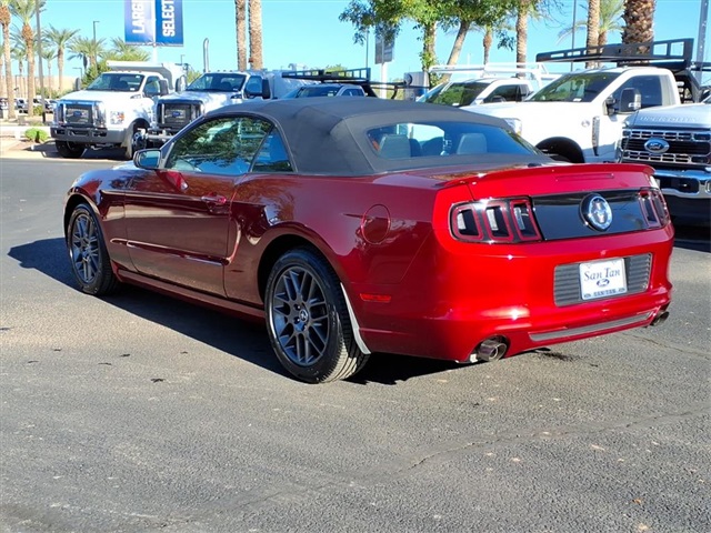 2014 Ford Mustang V6 Premium Image 7 of 30