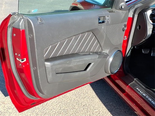 2014 Ford Mustang V6 Premium Image 28 of 30