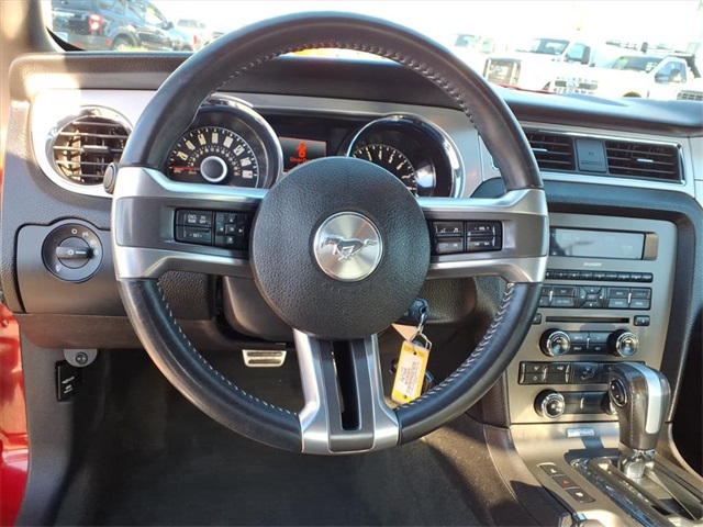 2014 Ford Mustang V6 Premium Image 16 of 30