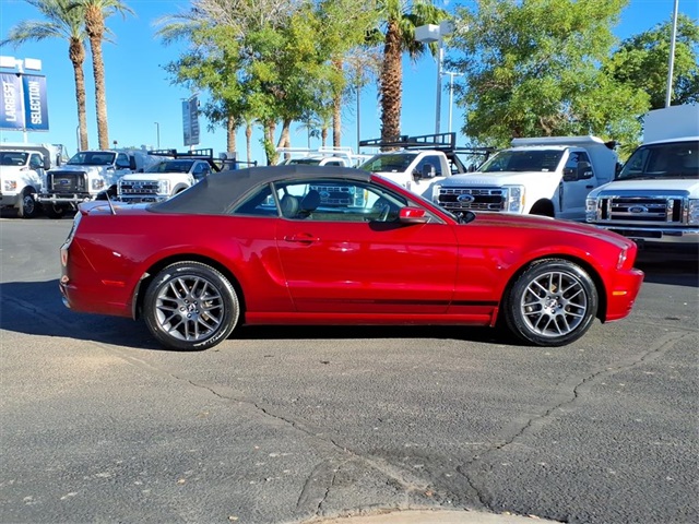 2014 Ford Mustang V6 Premium Image 4 of 30