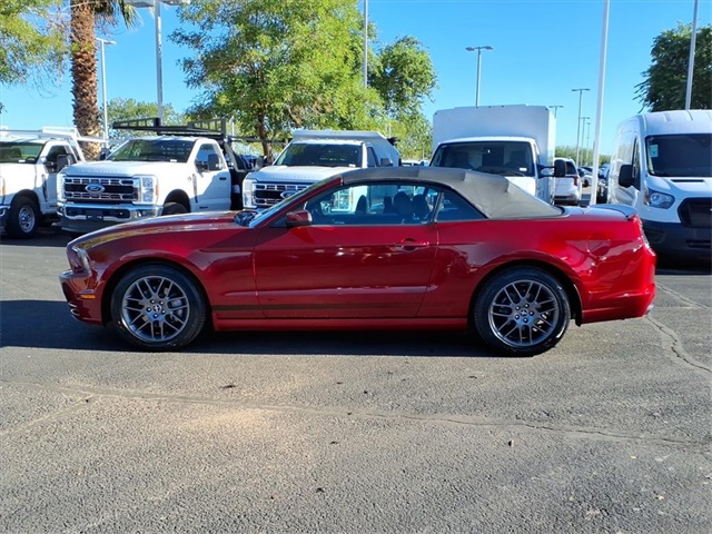 2014 Ford Mustang V6 Premium Image 8 of 30