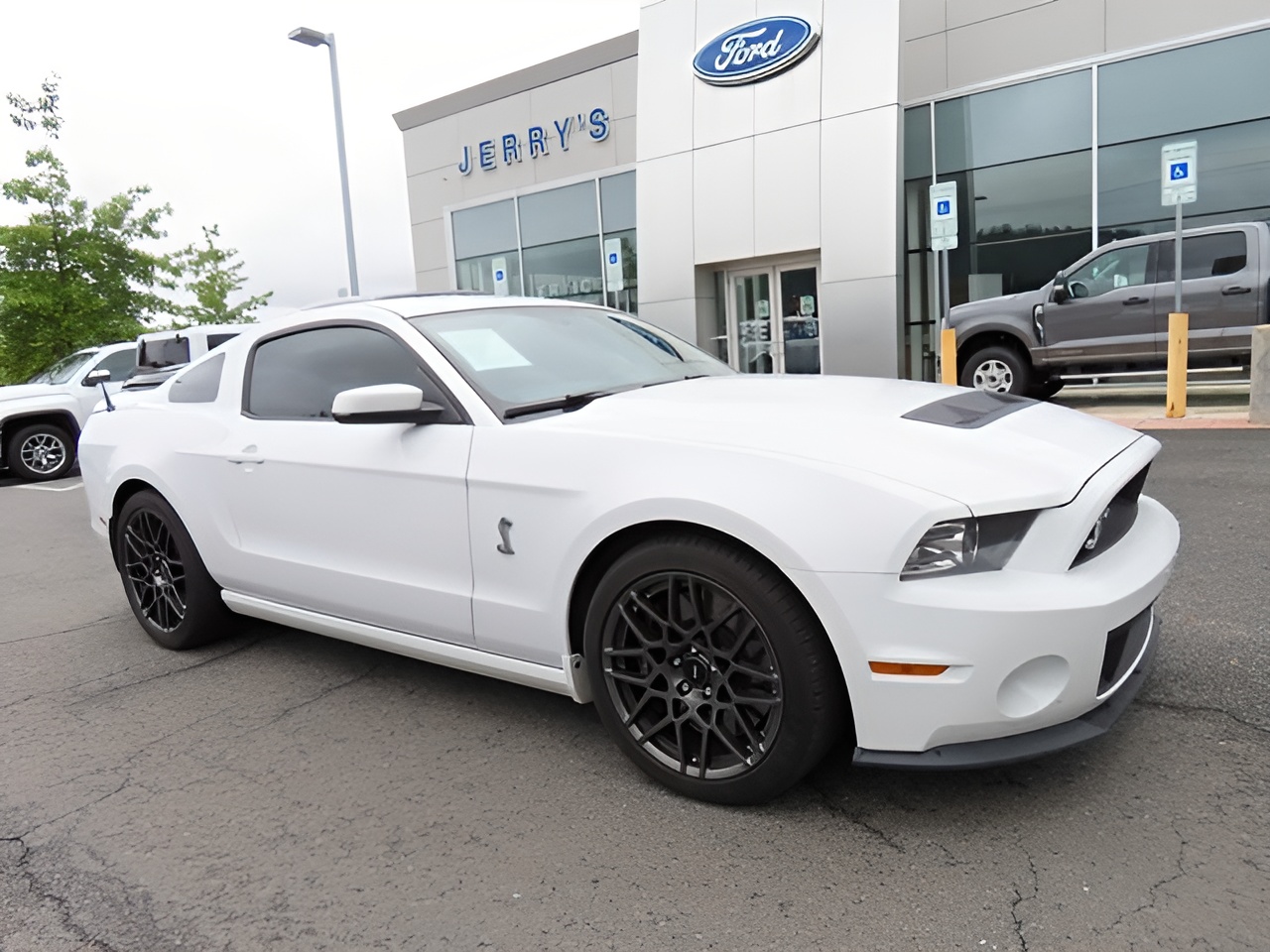 Vehicle image 40 of 46