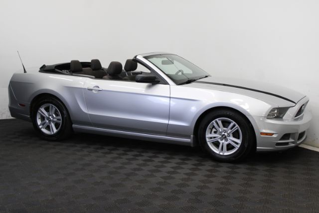 2014 Ford Mustang V6 Image 2 of 23