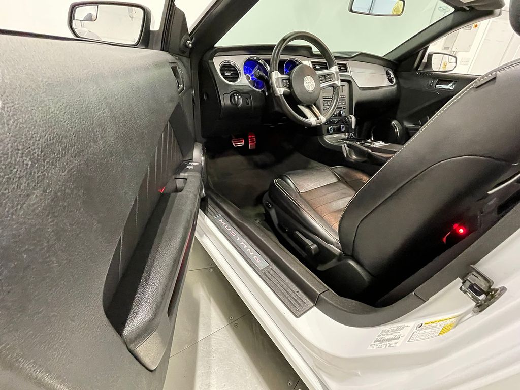 2014 Ford Mustang V6 Premium Image 52 of 87