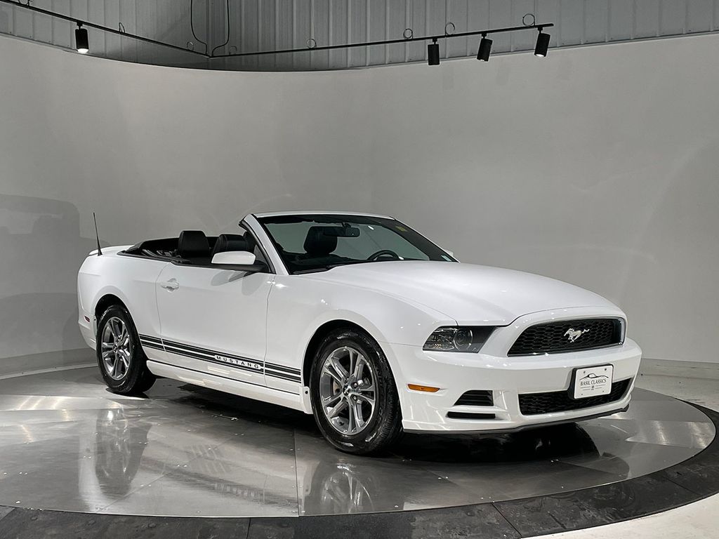 2014 Ford Mustang V6 Premium Image 12 of 87