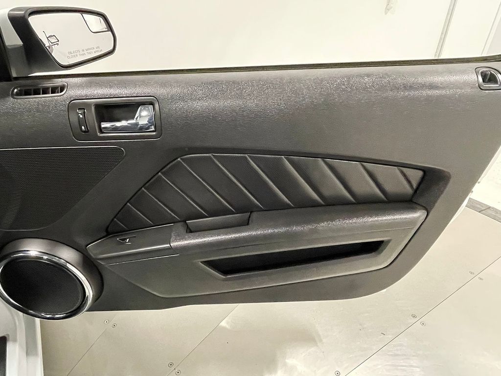 2014 Ford Mustang V6 Premium Image 63 of 87