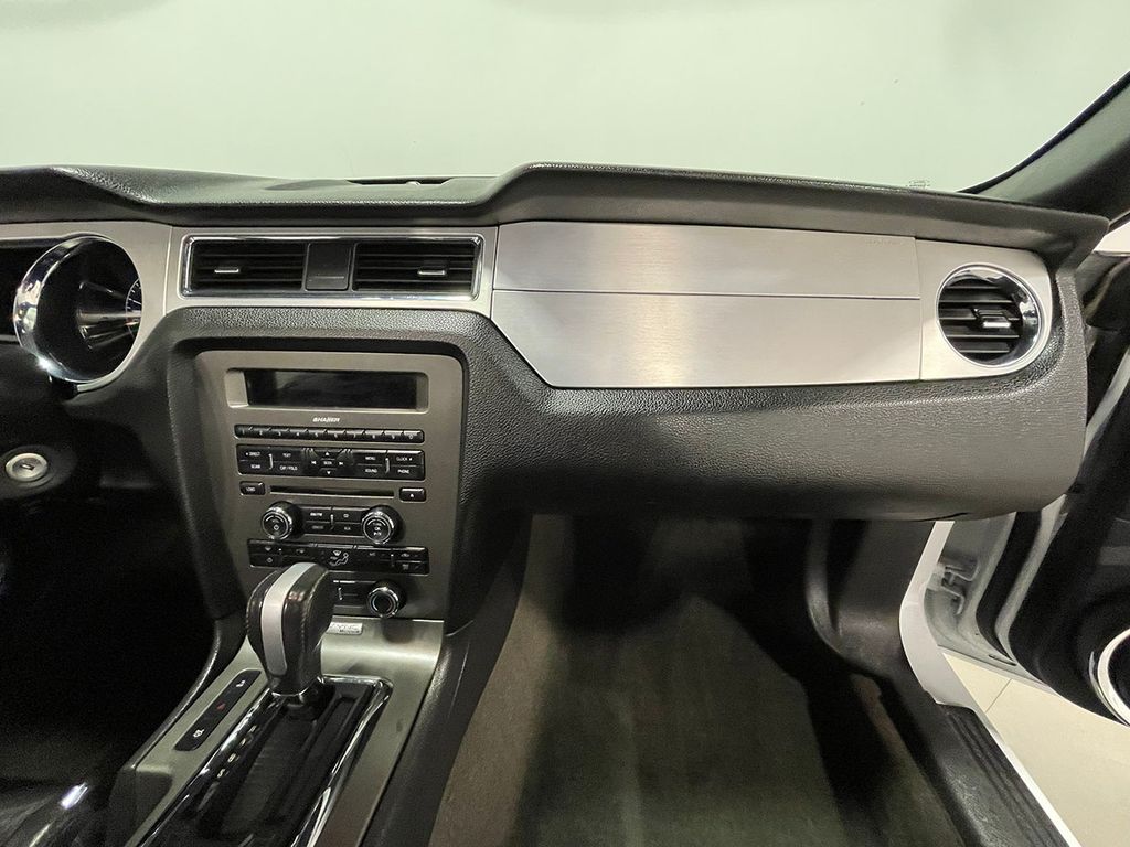 2014 Ford Mustang V6 Premium Image 47 of 87