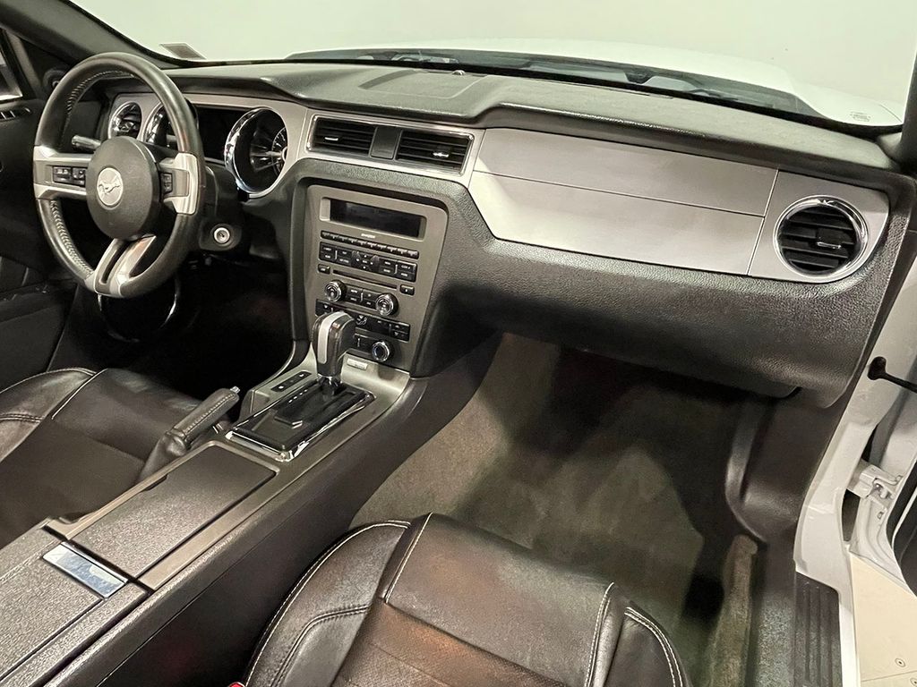 2014 Ford Mustang V6 Premium Image 46 of 87