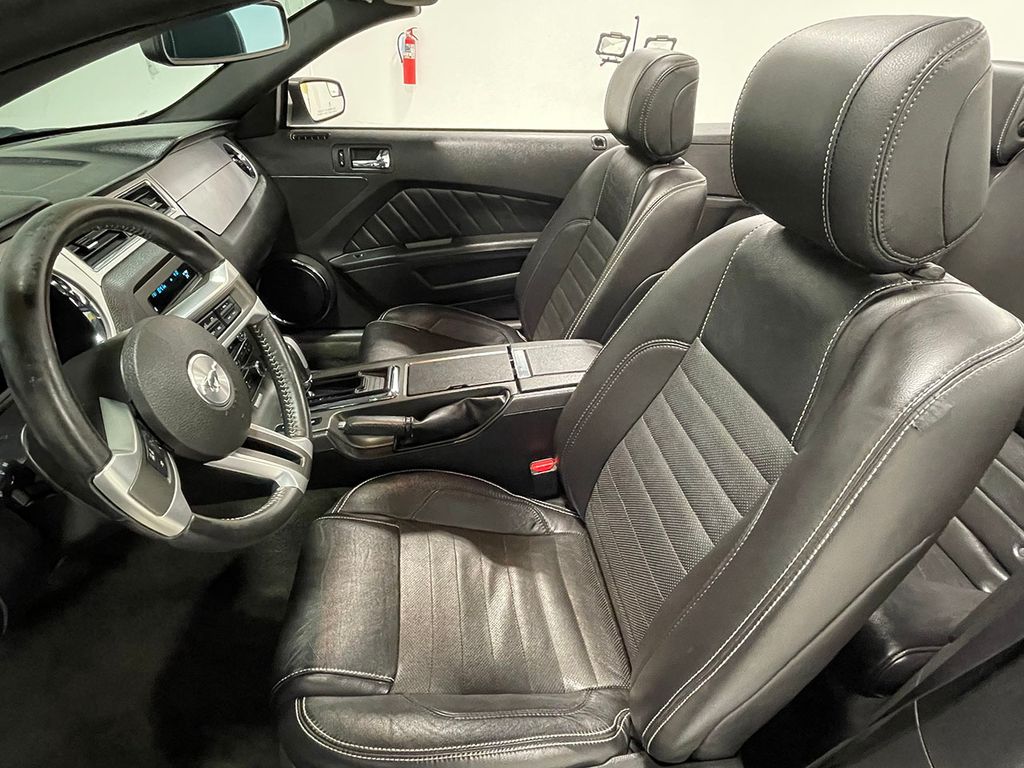 2014 Ford Mustang V6 Premium Image 42 of 87