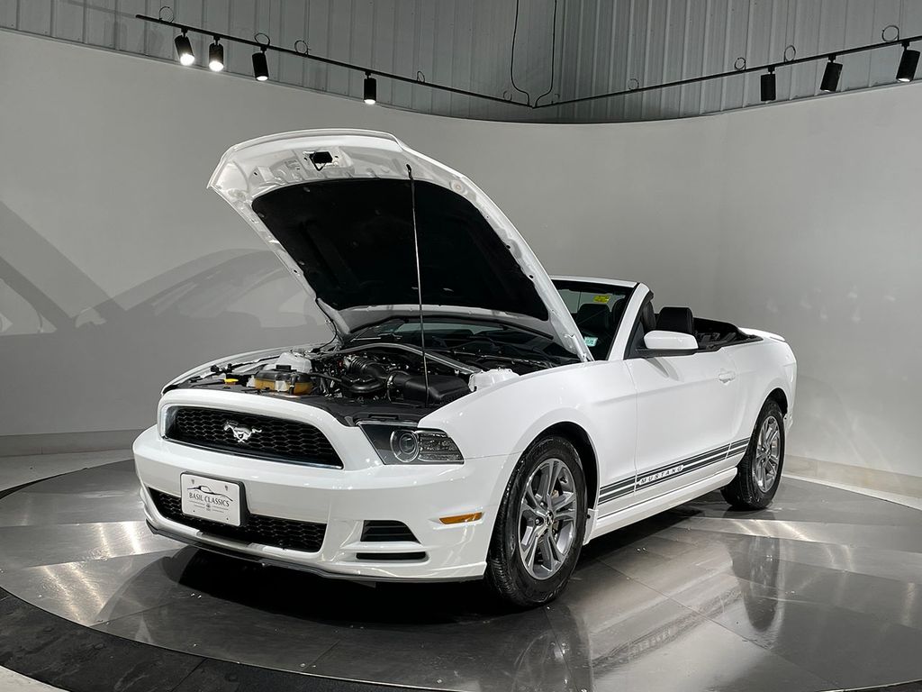 2014 Ford Mustang V6 Premium Image 5 of 87