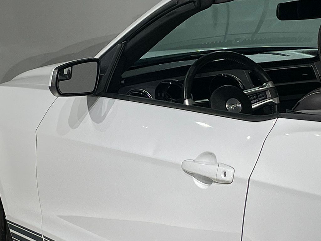 2014 Ford Mustang V6 Premium Image 65 of 87