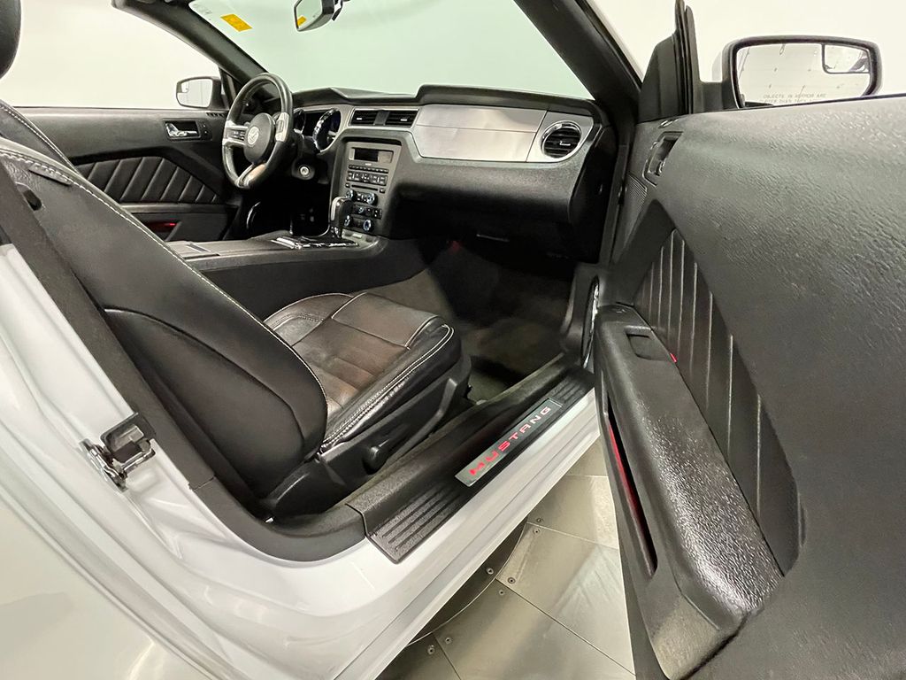 2014 Ford Mustang V6 Premium Image 79 of 87