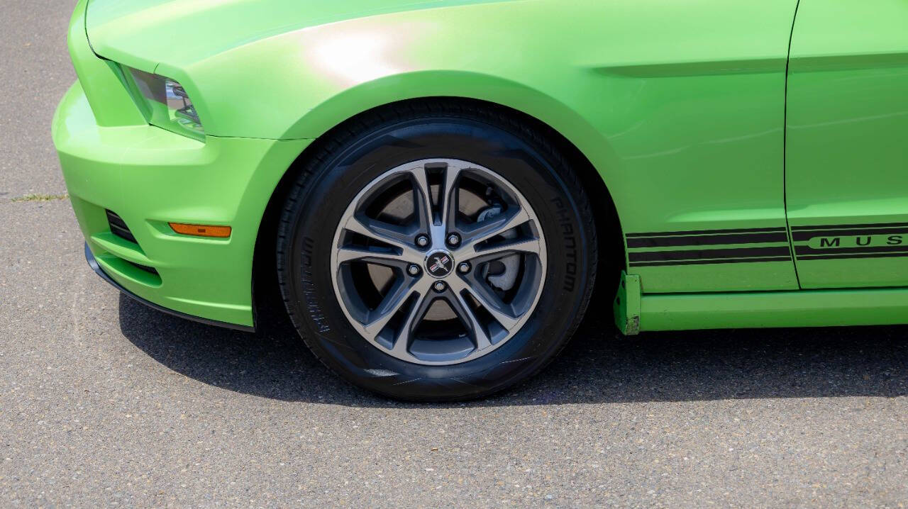 Vehicle image 16 of 32