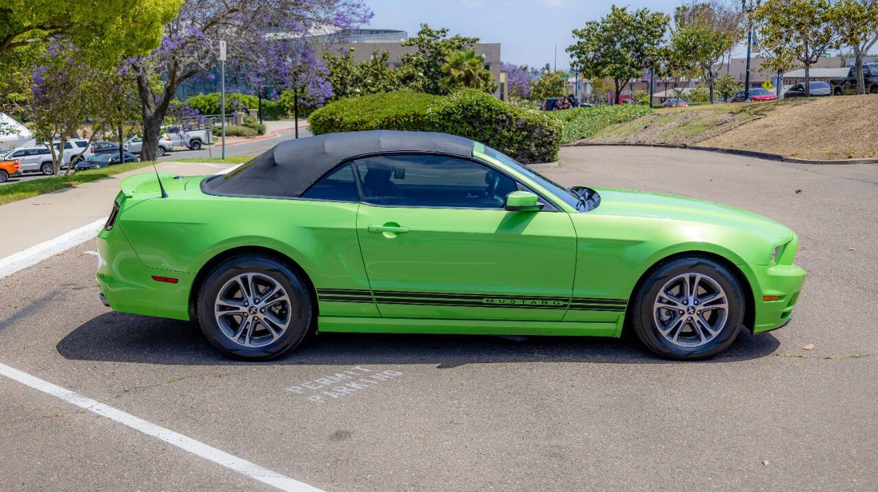 Vehicle image 9 of 32