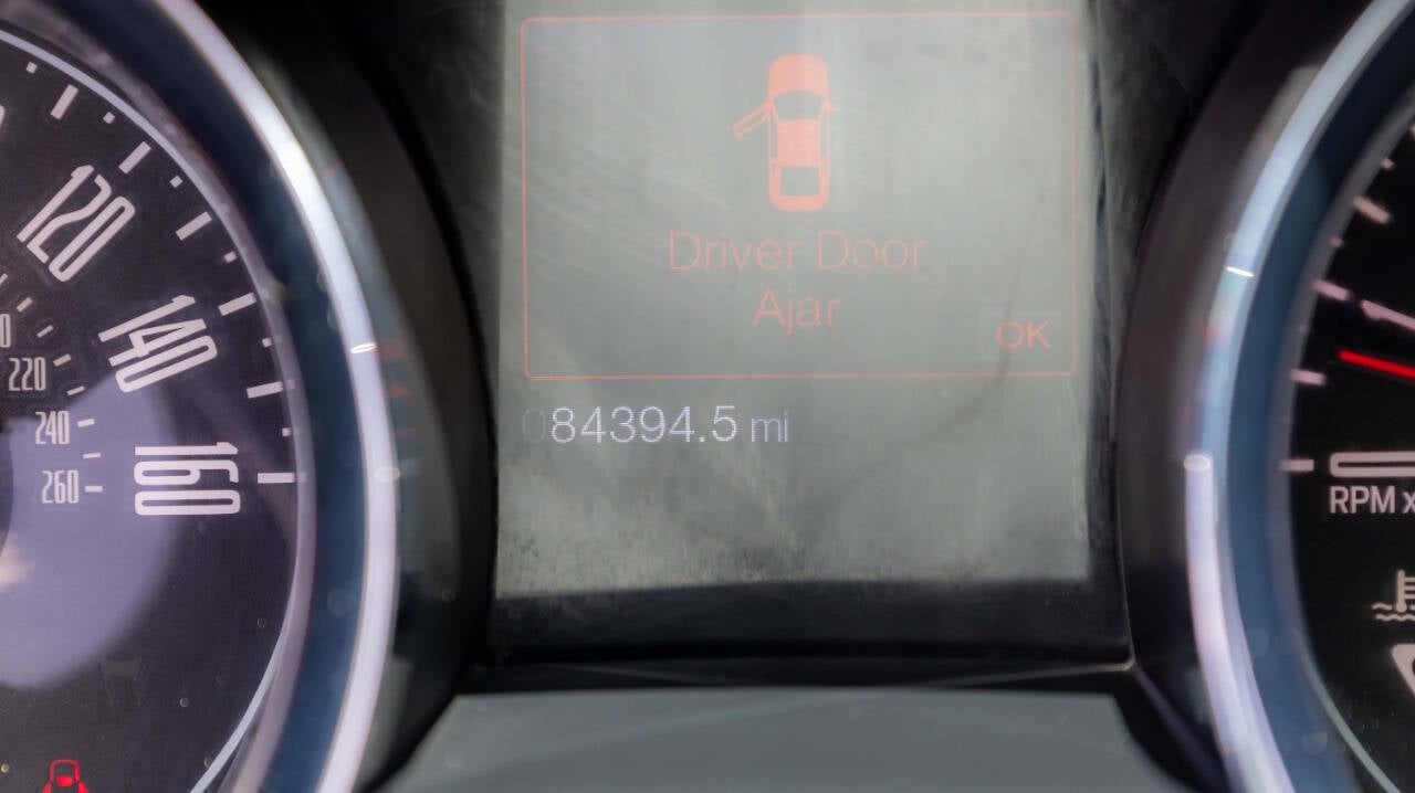 Vehicle image 26 of 32