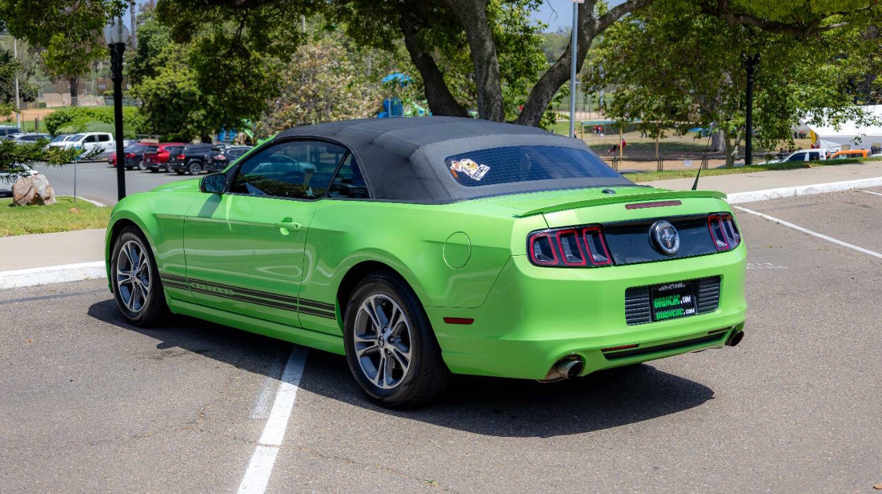 Vehicle image 14 of 32