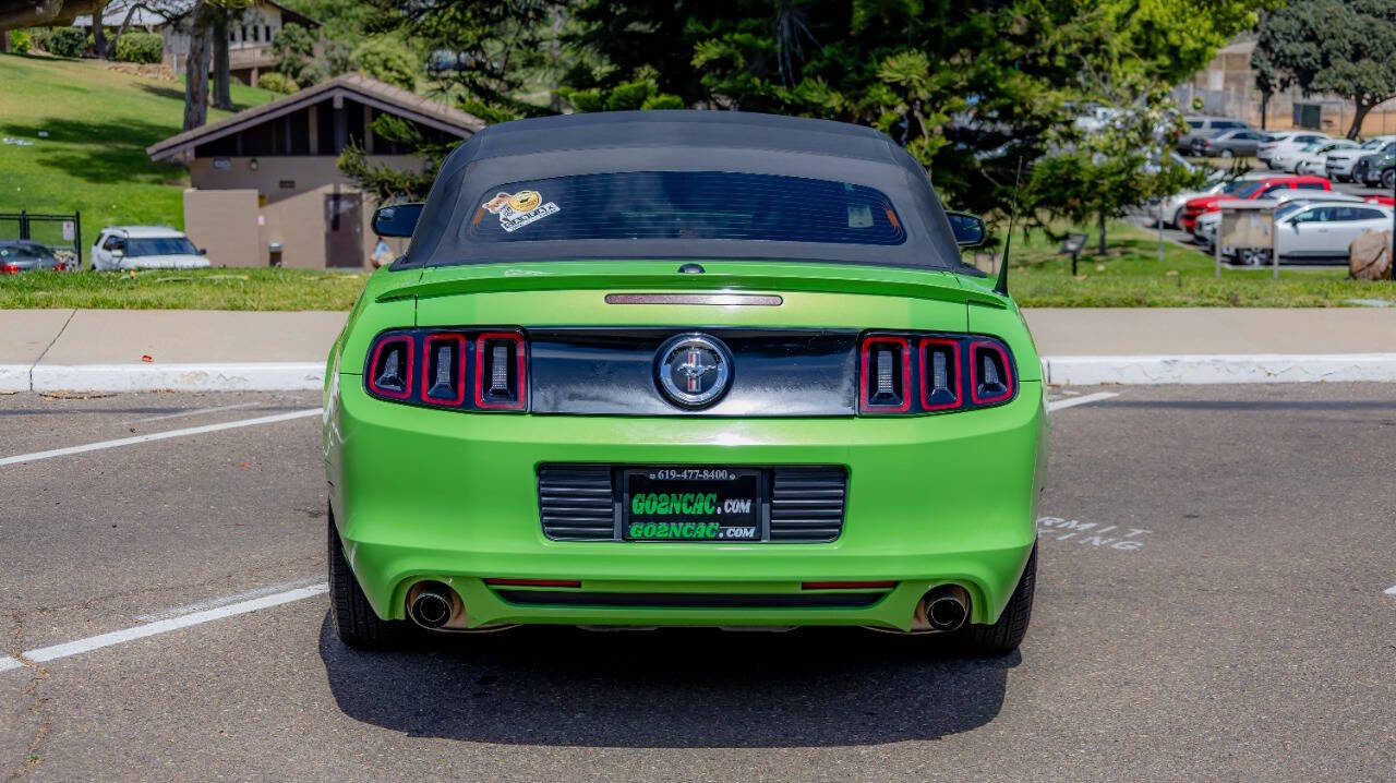 Vehicle image 13 of 32
