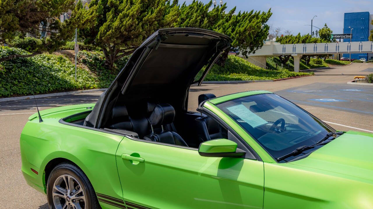 Vehicle image 31 of 32