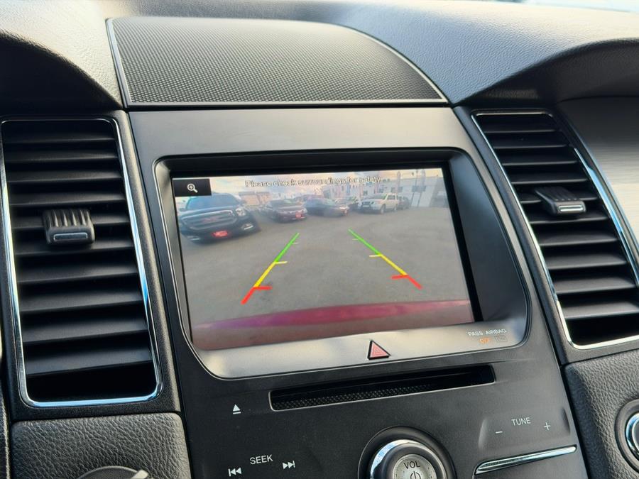 2014 Ford Taurus SEL Image 32 of 40