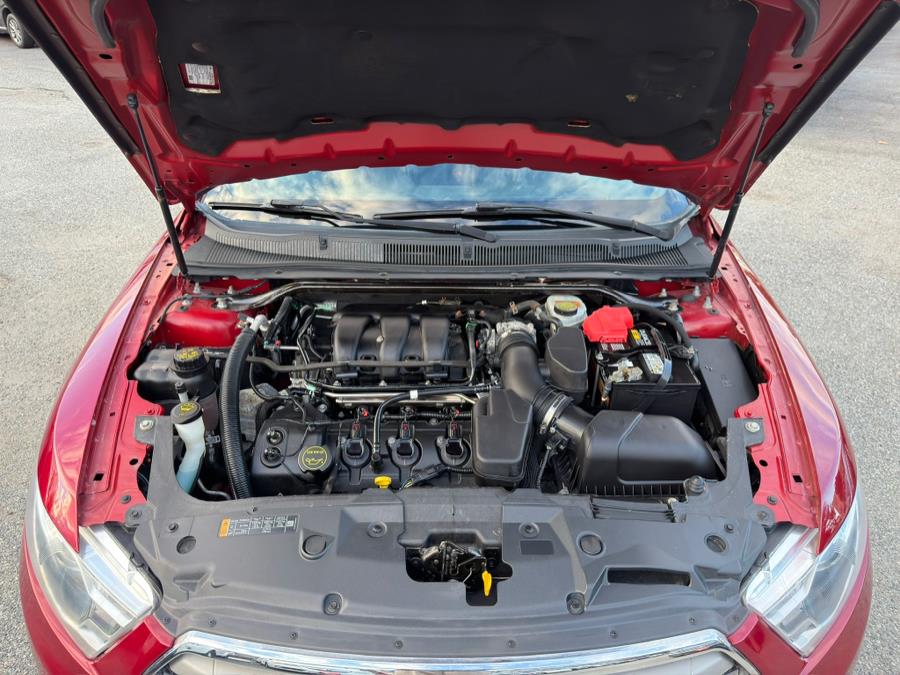 2014 Ford Taurus SEL Image 9 of 40