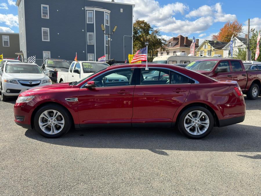 2014 Ford Taurus SEL Image 8 of 40