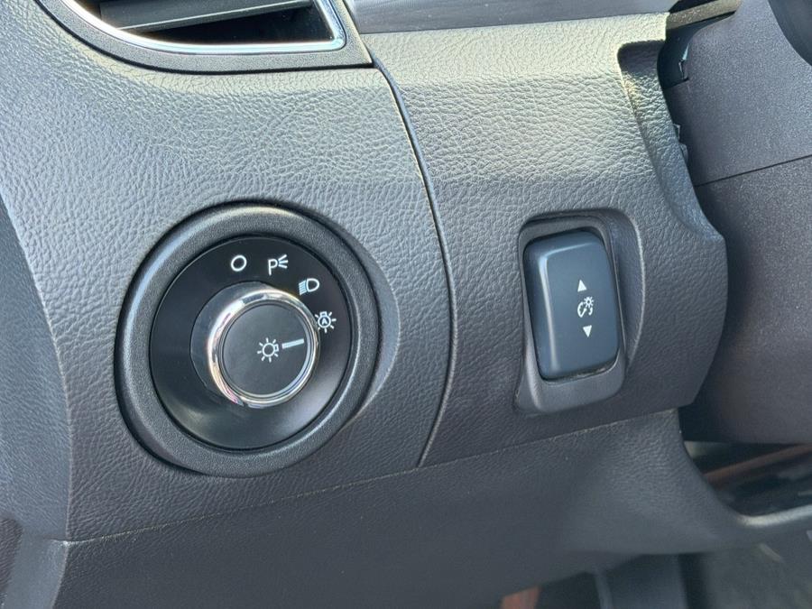 2014 Ford Taurus SEL Image 37 of 40