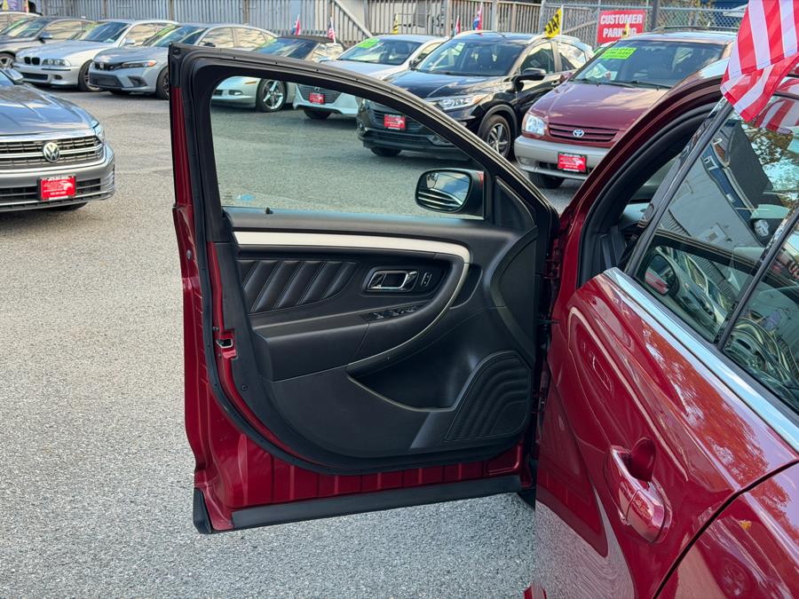 2014 Ford Taurus SEL Image 16 of 40