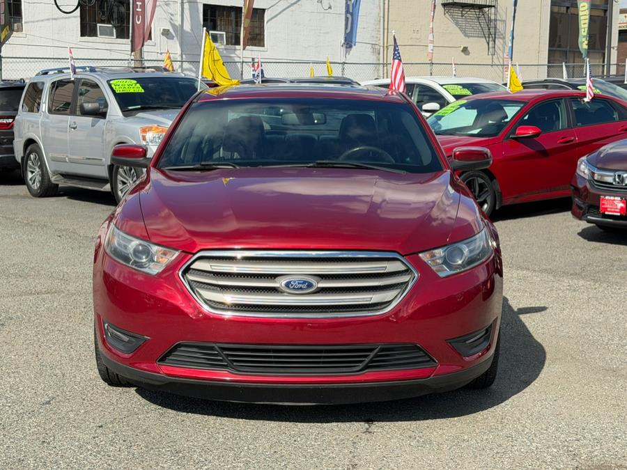 2014 Ford Taurus SEL Image 3 of 40