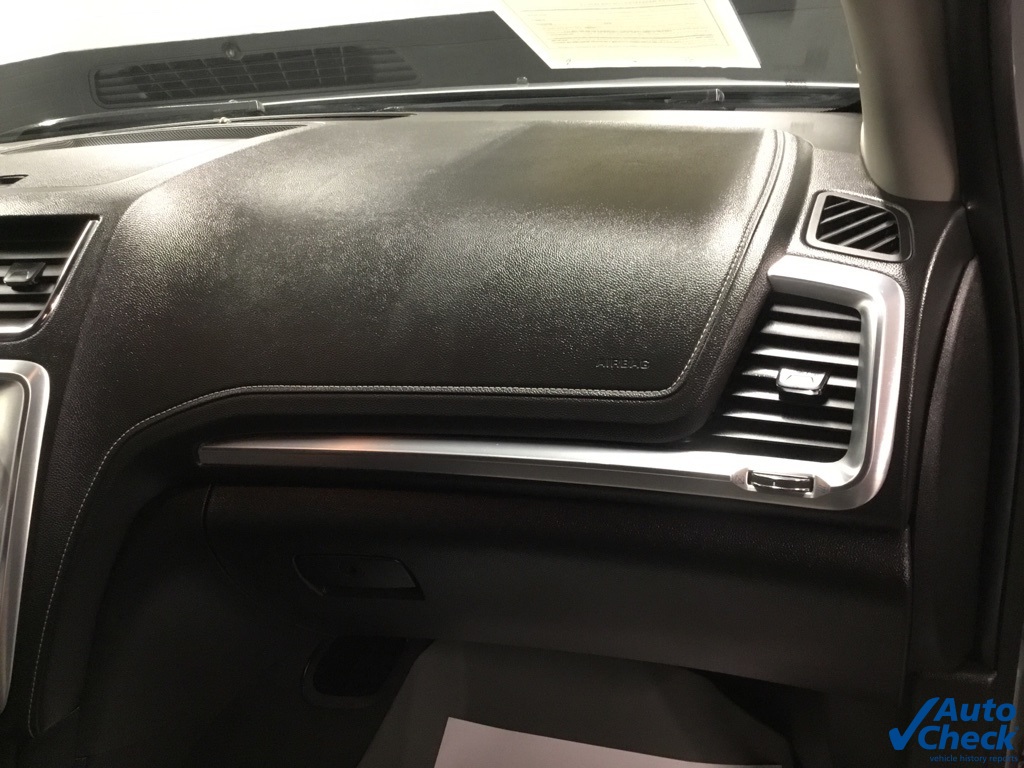 Vehicle image 33 of 54