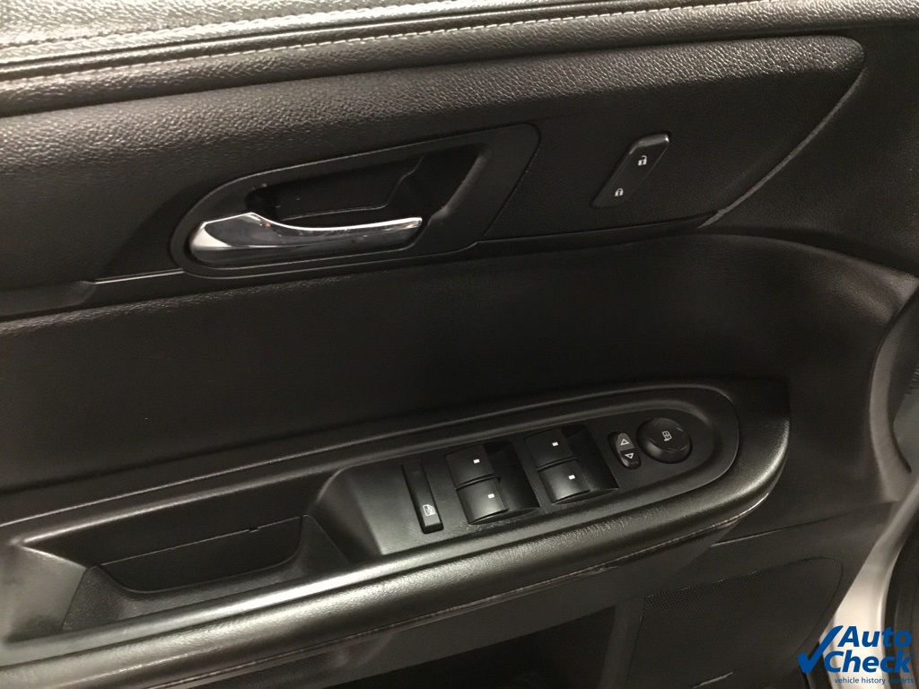 Vehicle image 43 of 54