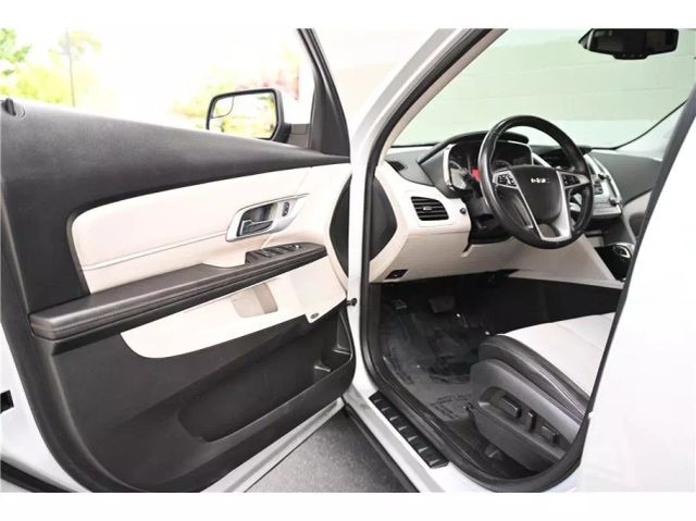 Vehicle image 20 of 30