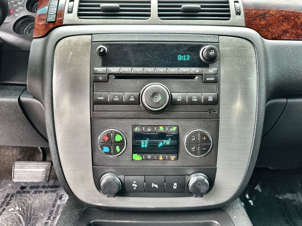 Vehicle image 21 of 35