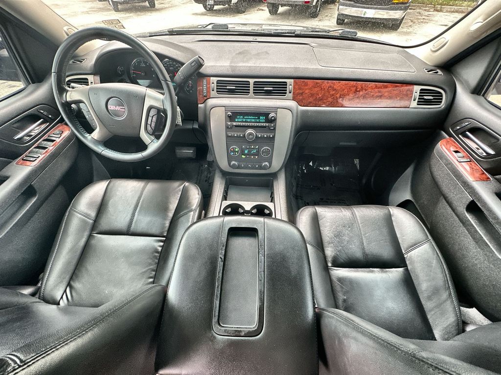 Vehicle image 17 of 35