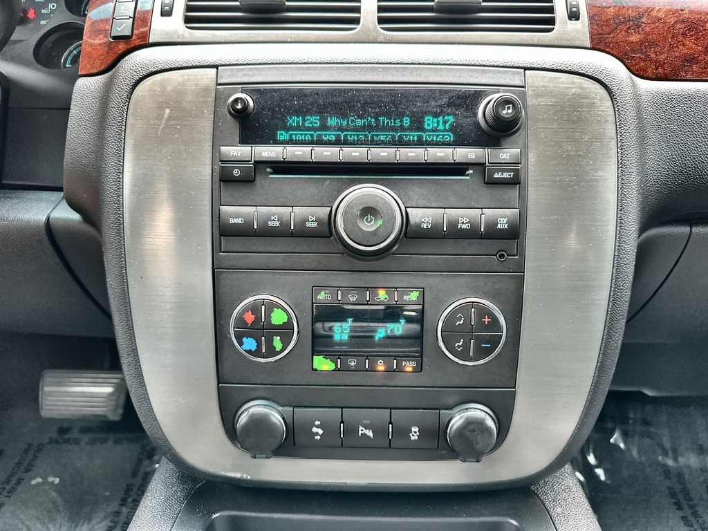 Vehicle image 19 of 35