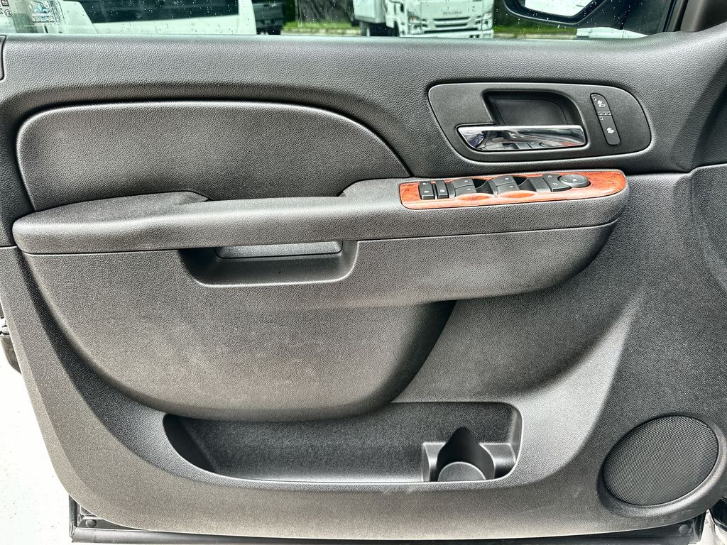 Vehicle image 23 of 35