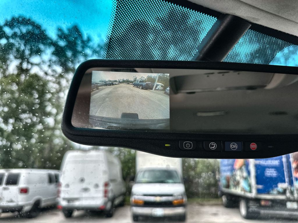 Vehicle image 22 of 35