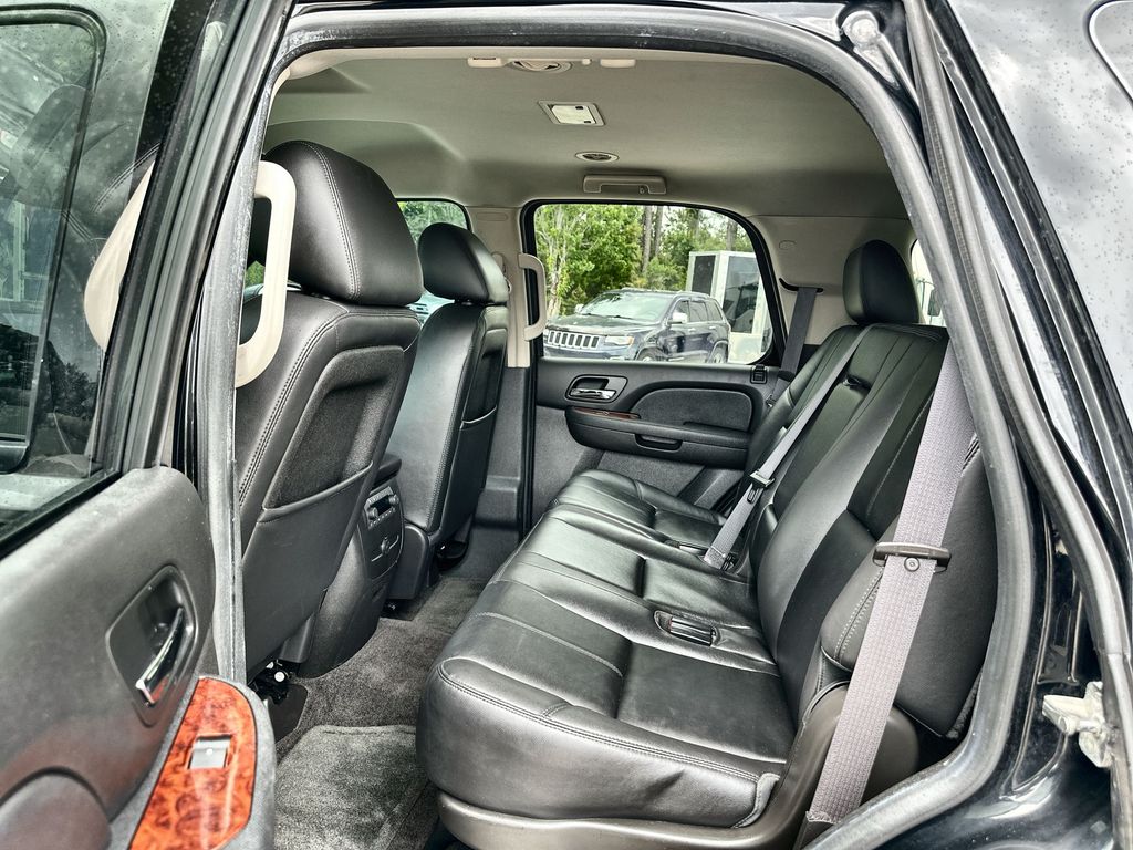 Vehicle image 31 of 35