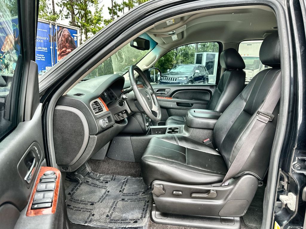 Vehicle image 29 of 35