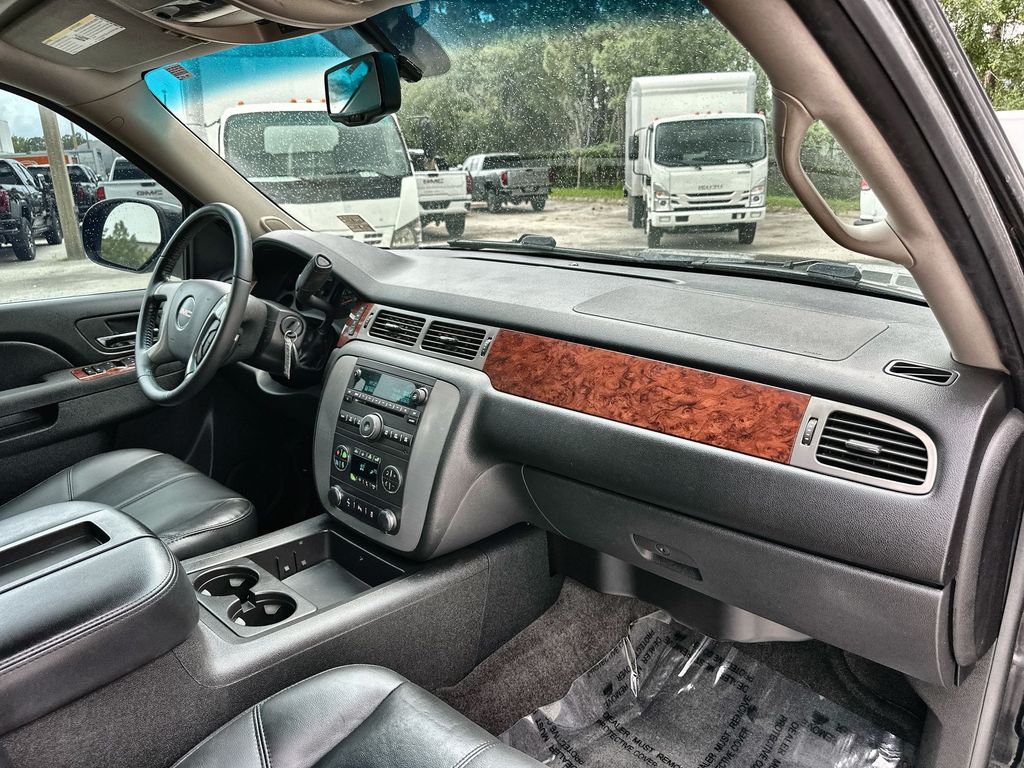 Vehicle image 15 of 35