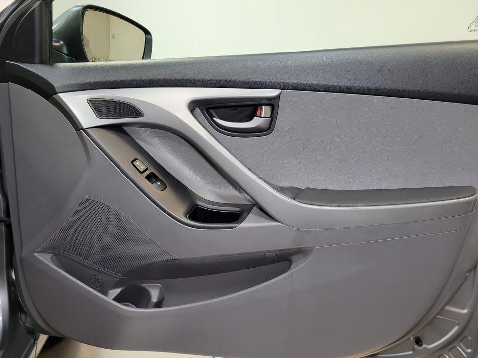2014 Hyundai Elantra SE Image 28 of 38