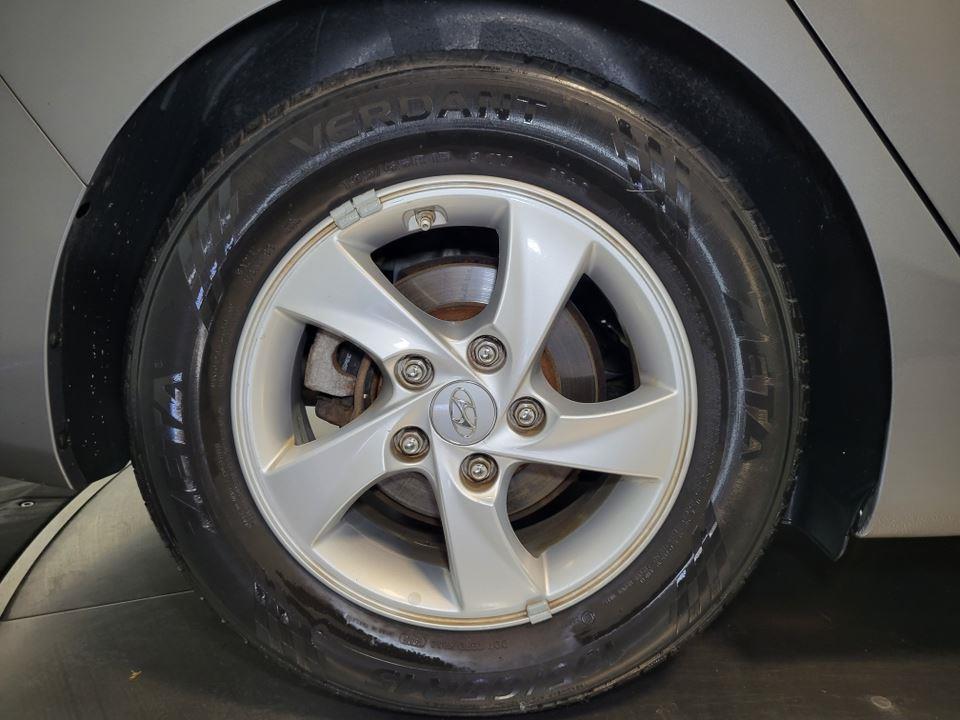 2014 Hyundai Elantra SE Image 14 of 38