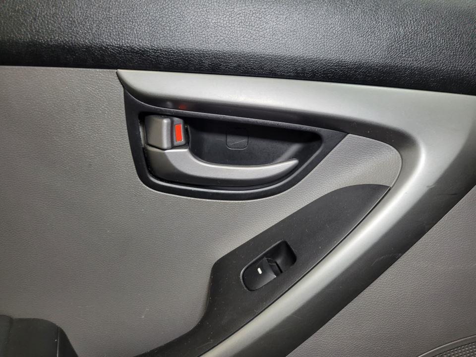 2014 Hyundai Elantra SE Image 34 of 38