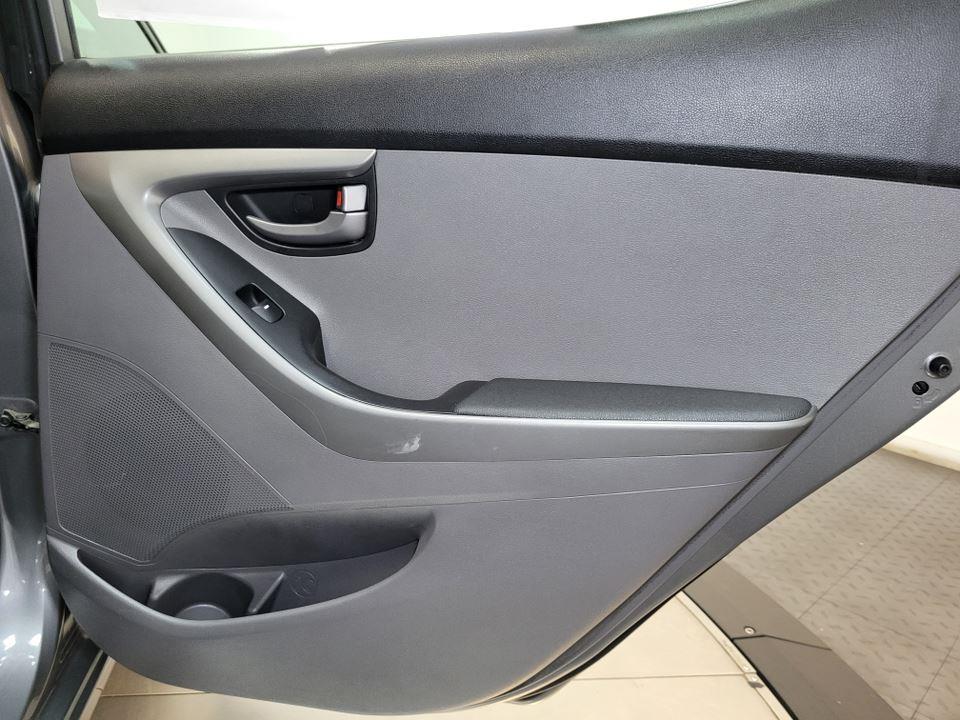 2014 Hyundai Elantra SE Image 29 of 38