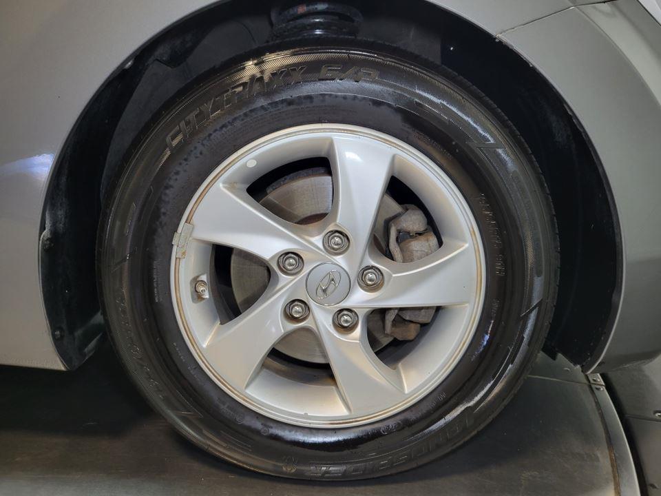 2014 Hyundai Elantra SE Image 17 of 38