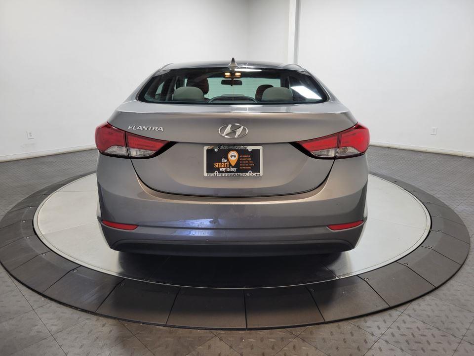 2014 Hyundai Elantra SE Image 10 of 38