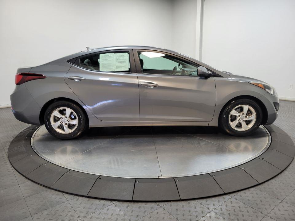 2014 Hyundai Elantra SE Image 7 of 38