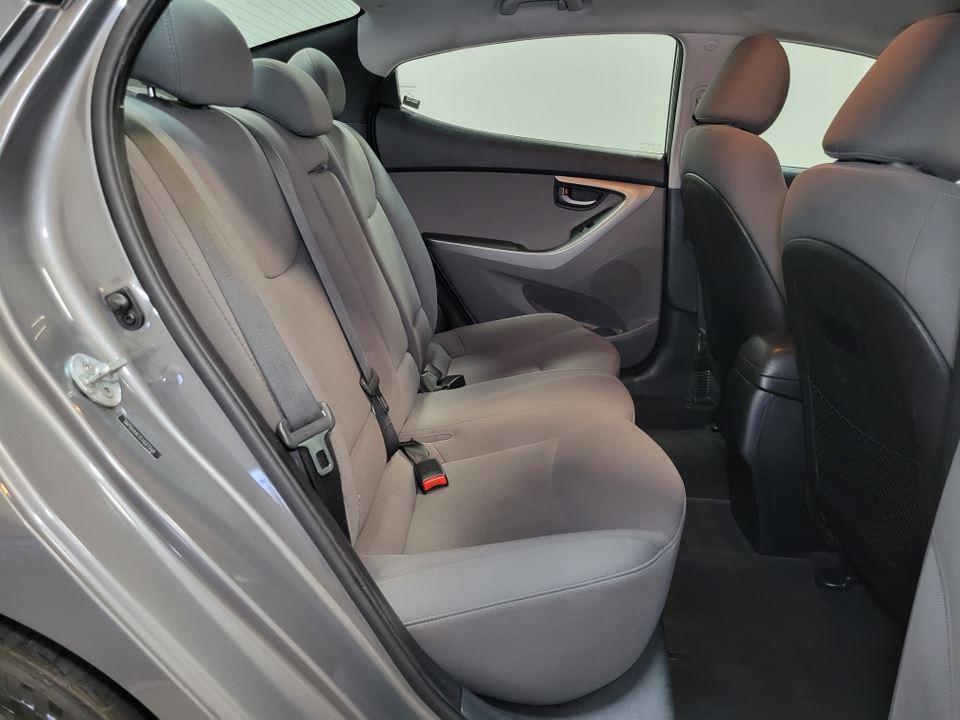 2014 Hyundai Elantra SE Image 19 of 38