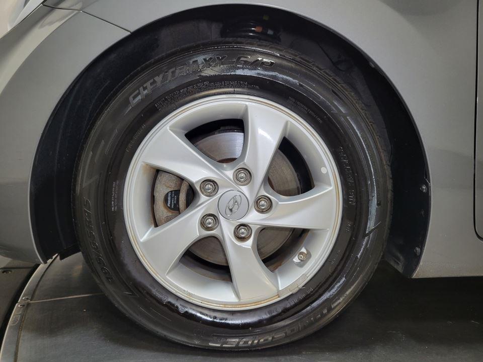 2014 Hyundai Elantra SE Image 15 of 38
